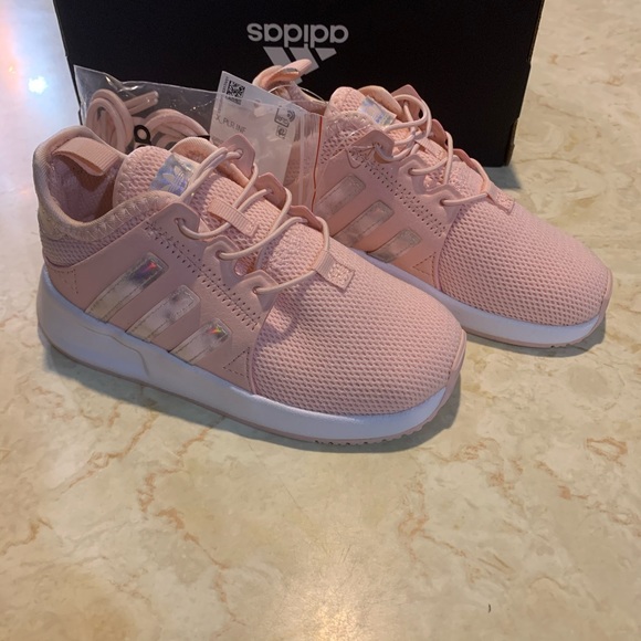 adidas 8k running sneaker